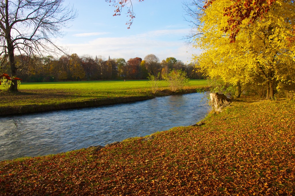 Fall_foliage,_English_Garden,_Munich