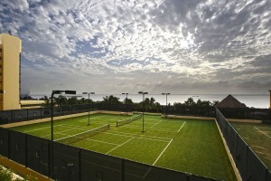 25 Gorgeous Oceanfront Tennis Courts